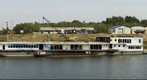 Break the Millennium floating hotel / Bontj