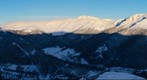 Les monts du Cantal, un matin d'hiver.