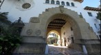 121224 Santa Barbara courthouse archway north side