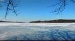 Blick über den zugefrorenen Großen Ratzeburger See