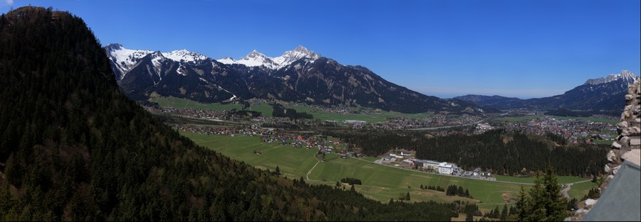 22357-900x313