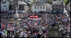 GP3 Selkirk Common Riding 2009. Handing back the Burgh Flag 