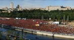 Recibimiento de La Roja en el Puente del Rey