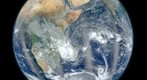 Foto en alta resolución de la Tierra titulada "la otra cara de la Canica Azul (Blue Marble)" Suomi NPP gentileza de la NASA