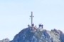 sommet, croix et alpinistes