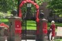 Gate